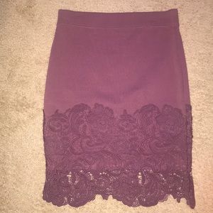 Purple Floral pencil skirt. Size: Medium